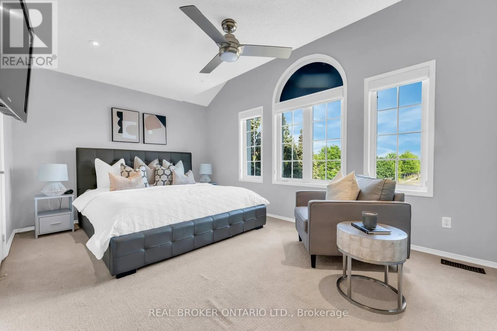 2293 WOODCREST DRIVE