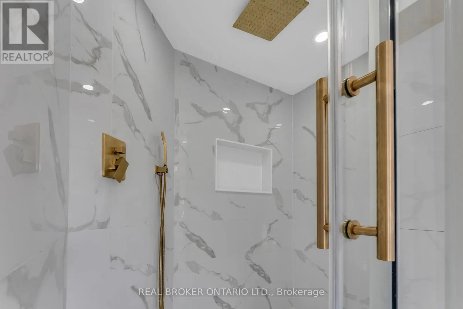 2293 WOODCREST DRIVE