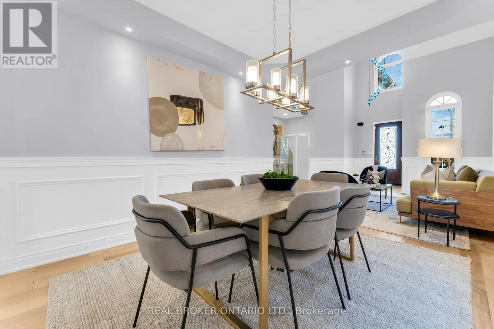 2293 WOODCREST DRIVE