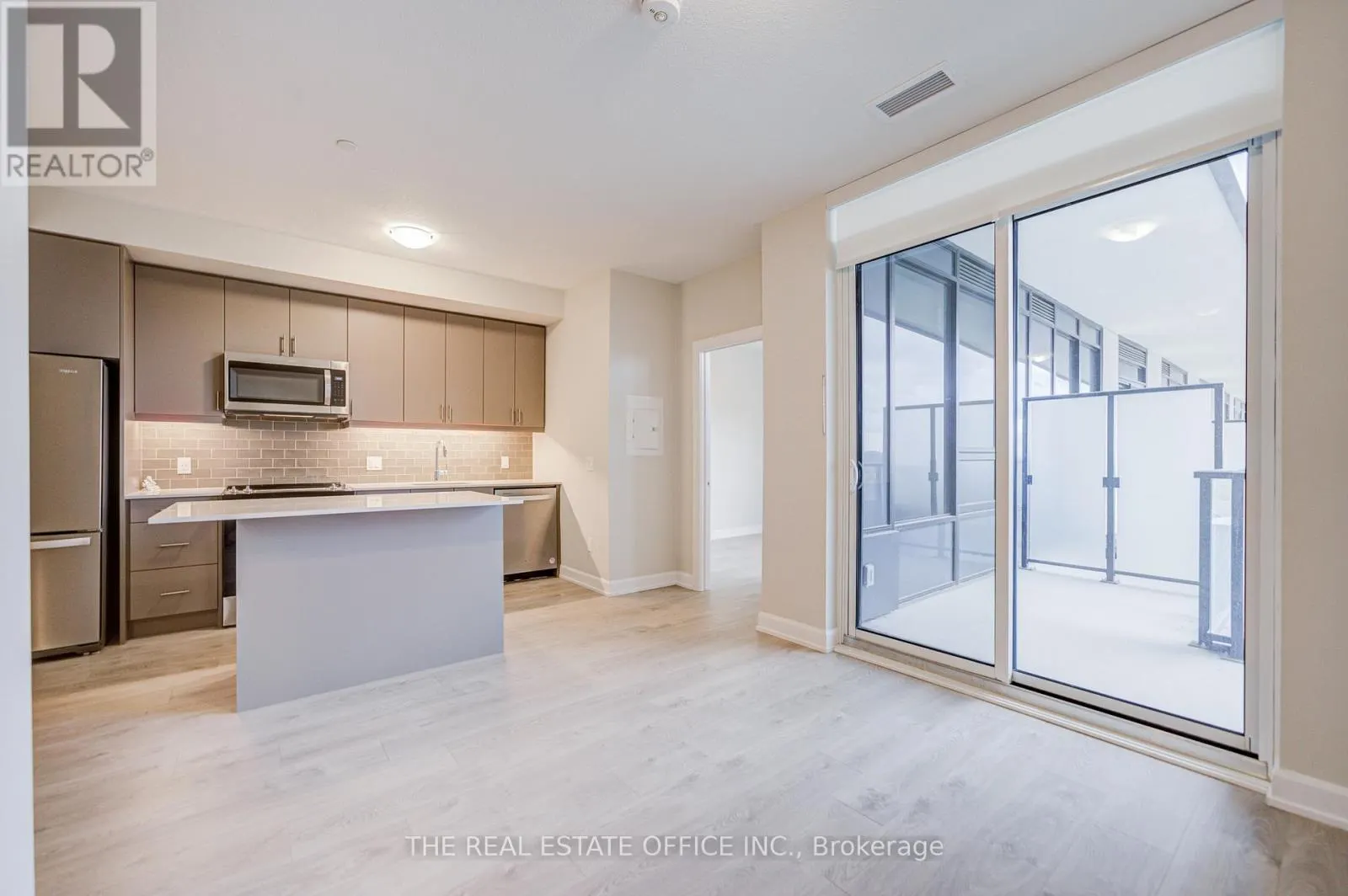 601 - 3220 WILLIAM COLTSON AVENUE