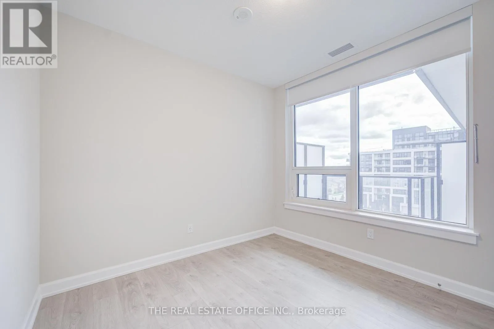 601 - 3220 WILLIAM COLTSON AVENUE