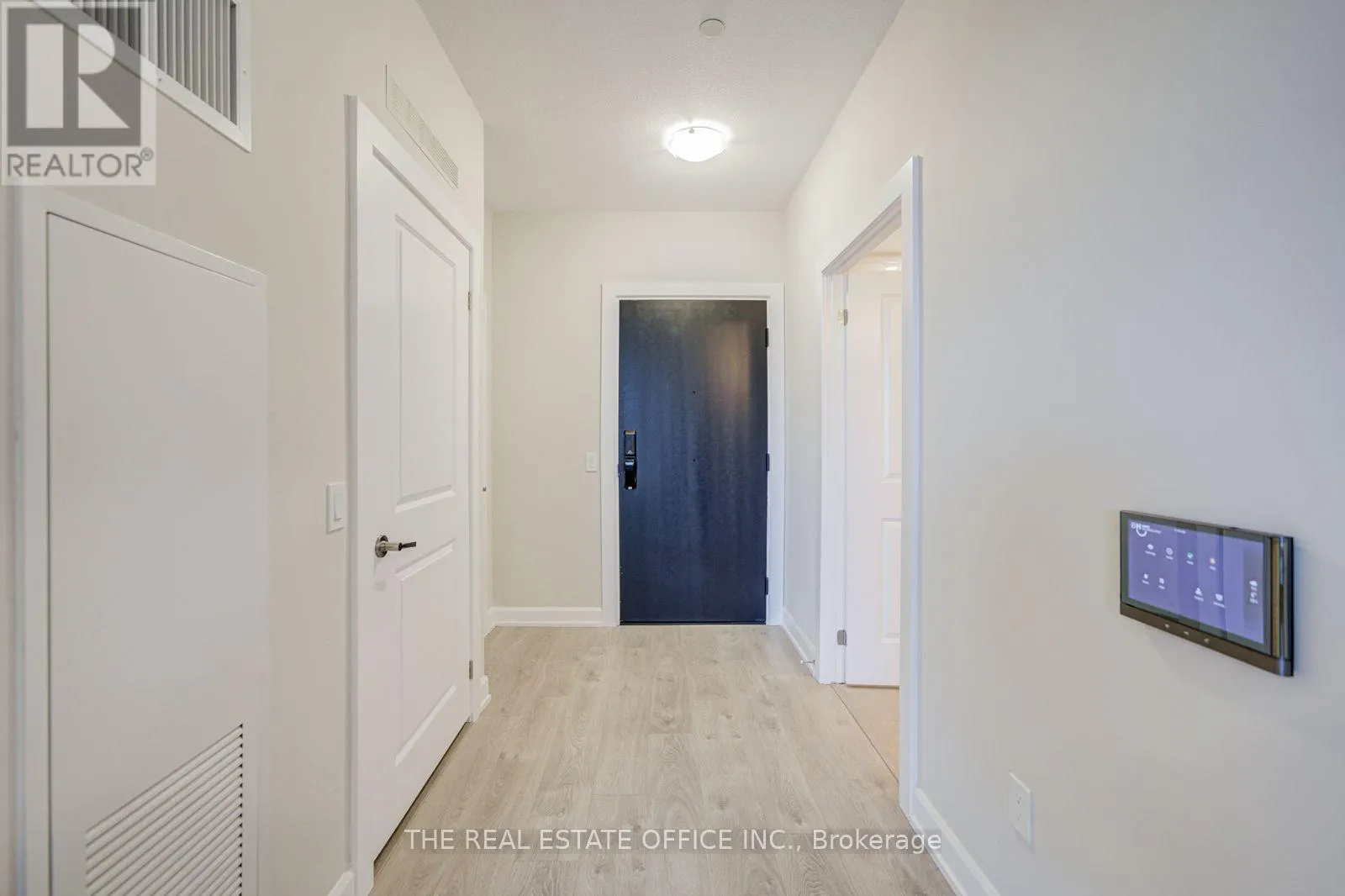 601 - 3220 WILLIAM COLTSON AVENUE