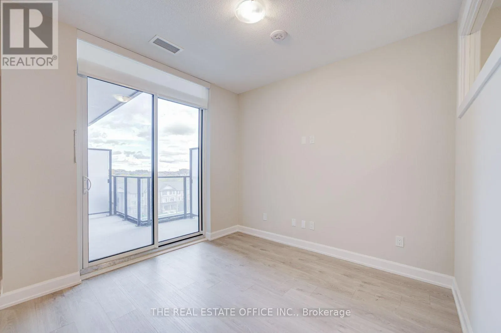 601 - 3220 WILLIAM COLTSON AVENUE