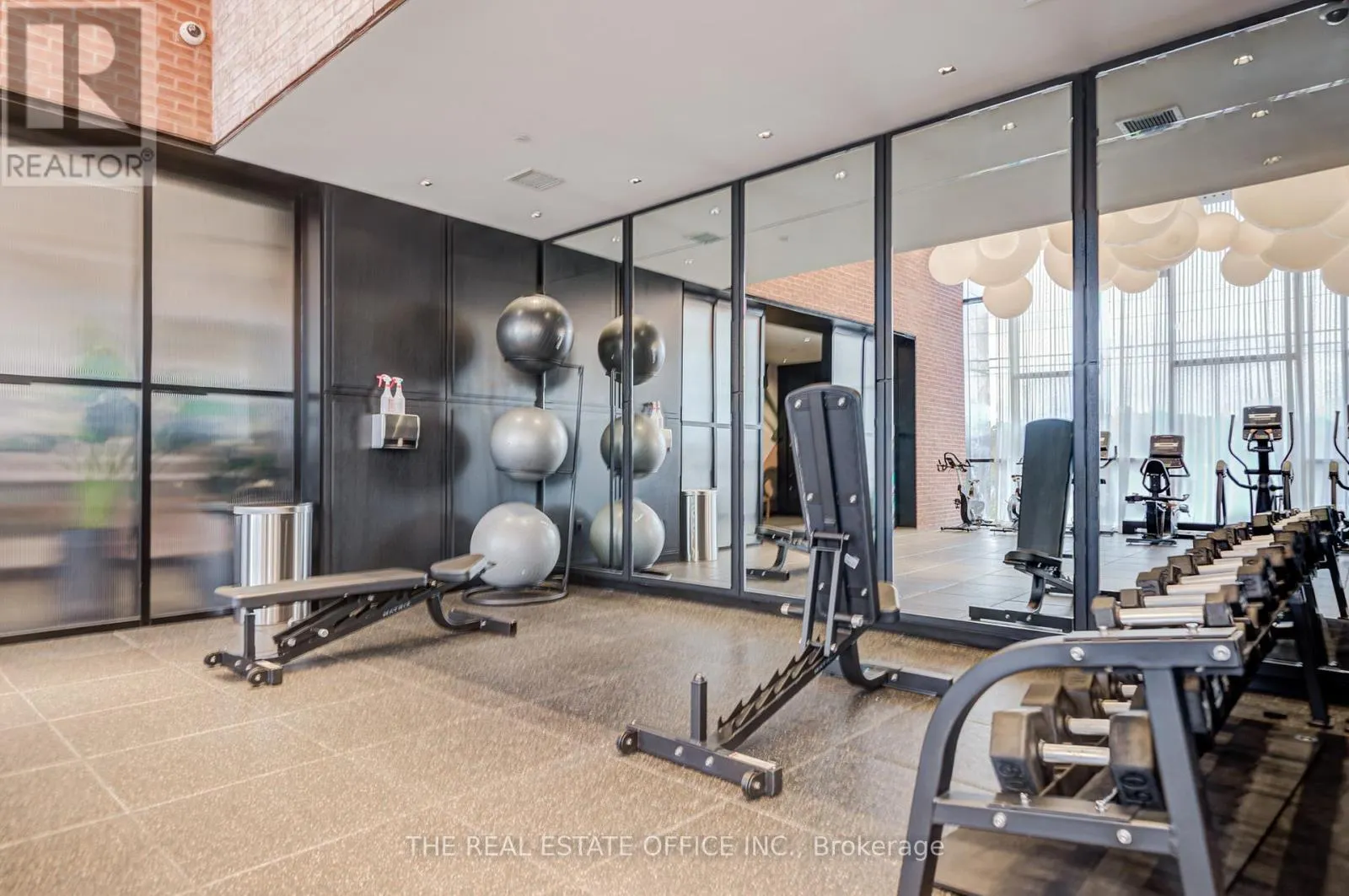 601 - 3220 WILLIAM COLTSON AVENUE