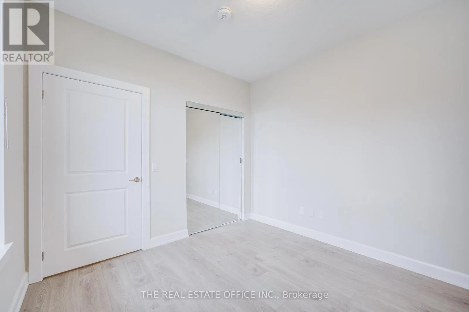 601 - 3220 WILLIAM COLTSON AVENUE