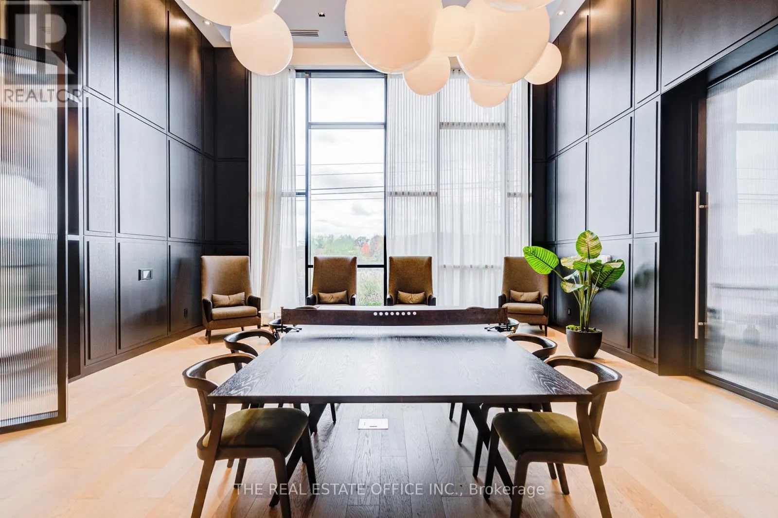 601 - 3220 WILLIAM COLTSON AVENUE