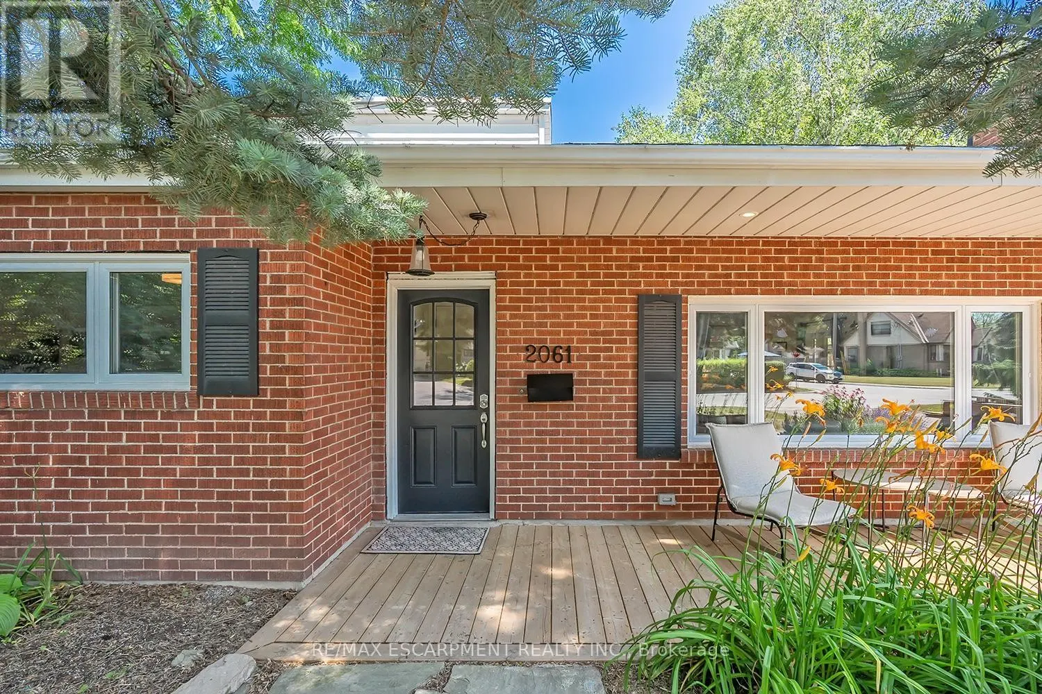 2061 HALTON PLACE