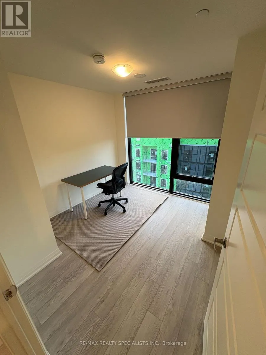 811 - 3006 WILLIAM CUTMORE BOULEVARD