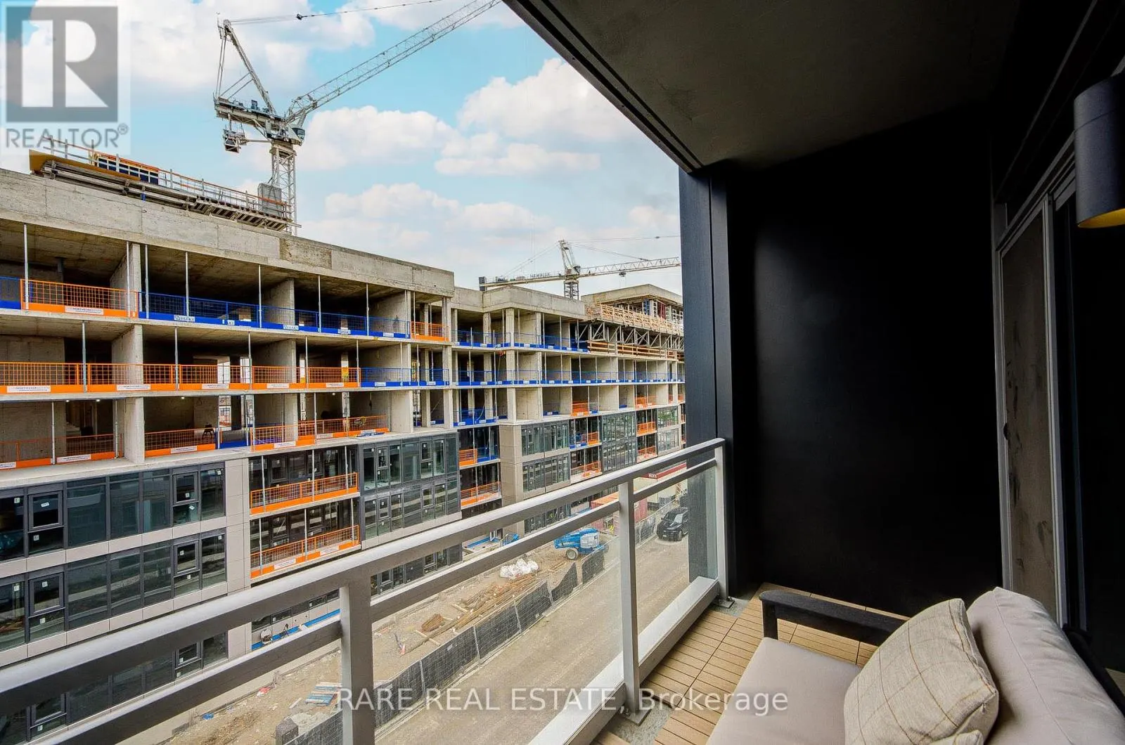 413 - 2501 SAW WHET BOULEVARD