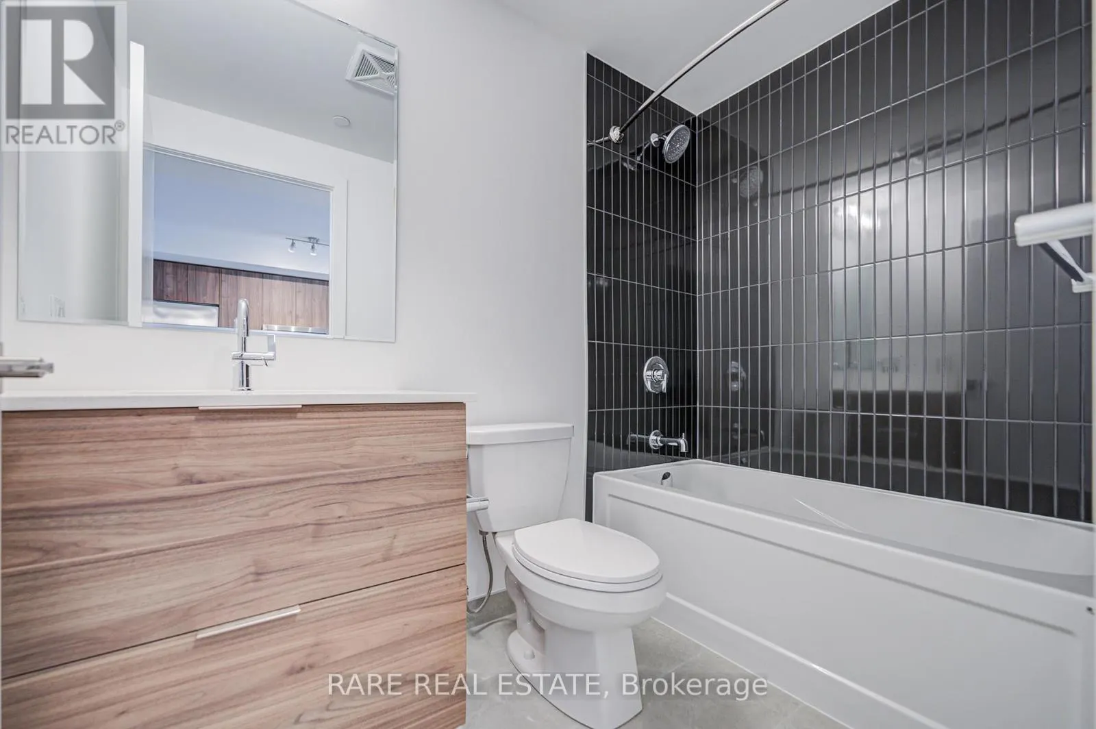 224 - 2501 SAW WHET BOULEVARD