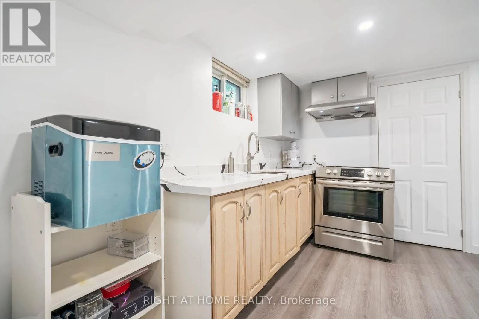 2343 MOUNTAINSIDE DRIVE