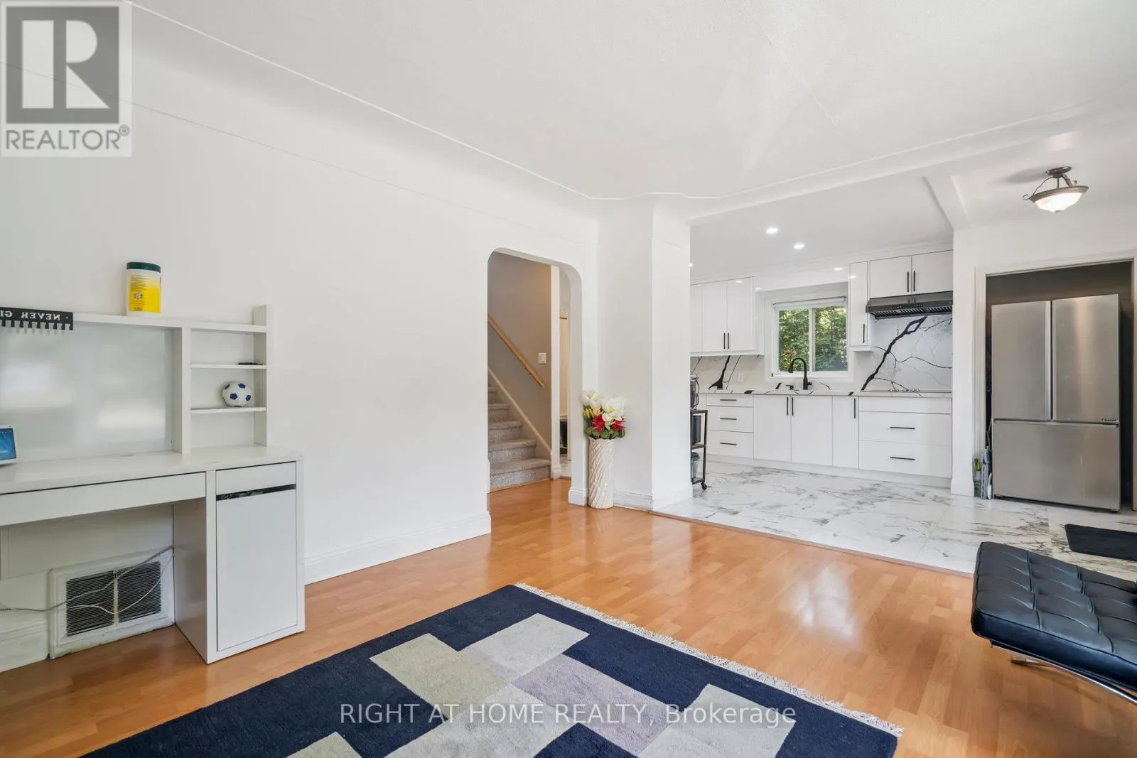 2343 MOUNTAINSIDE DRIVE