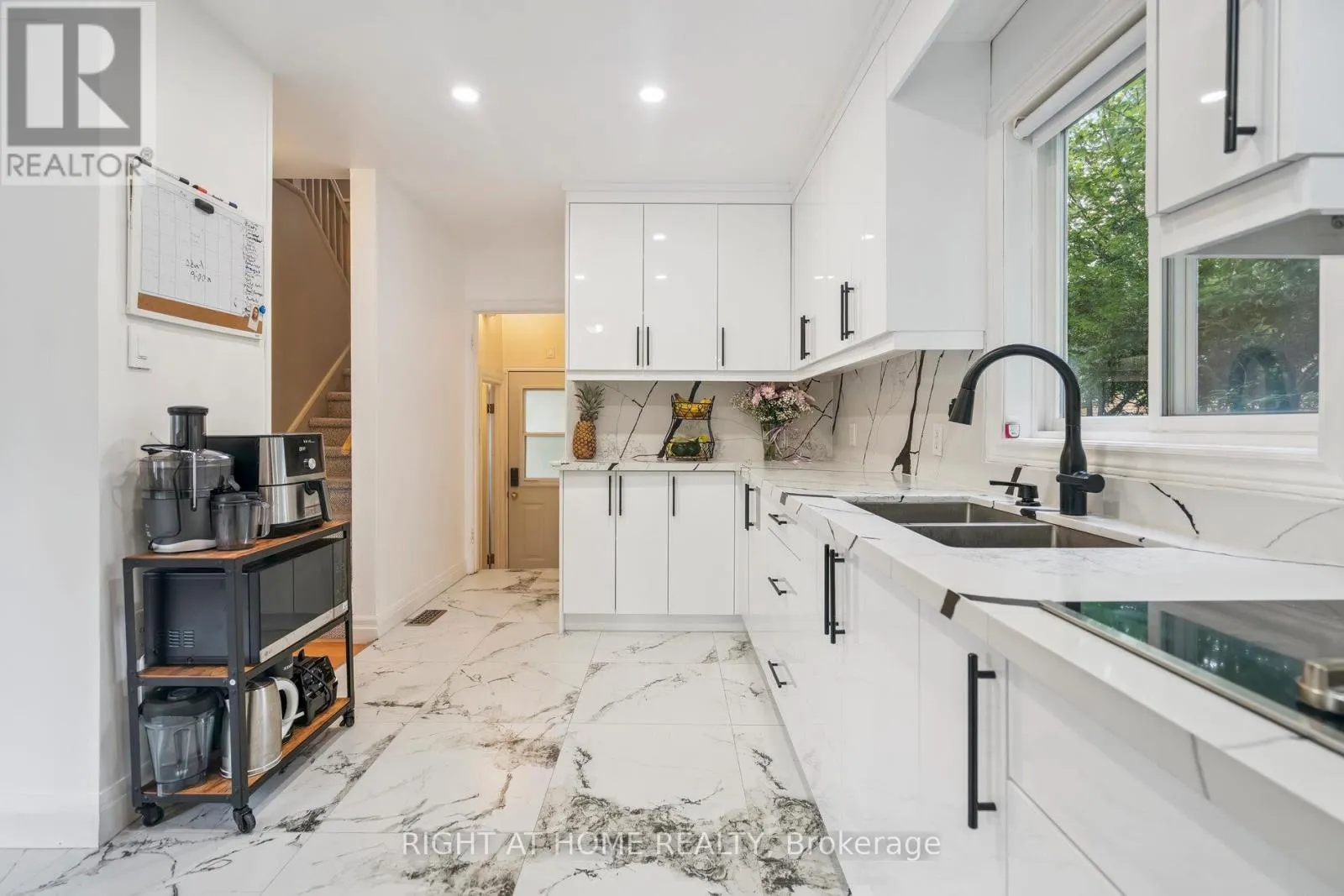 2343 MOUNTAINSIDE DRIVE