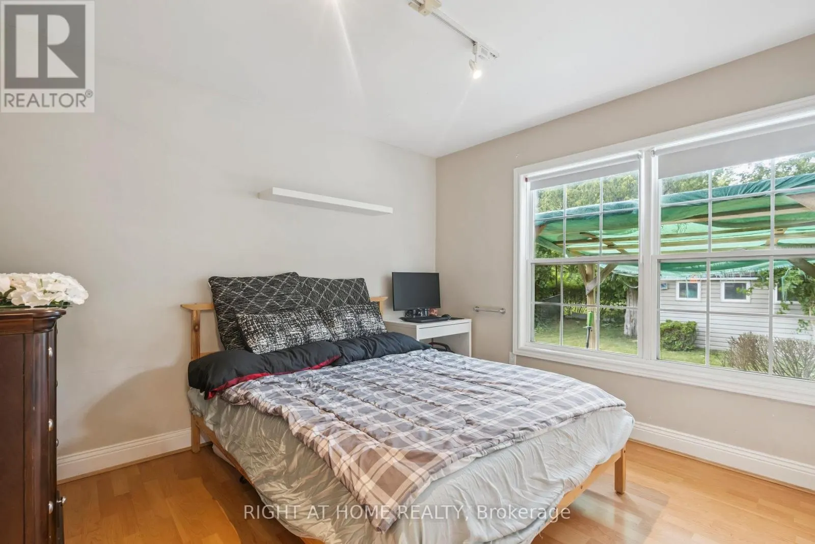 2343 MOUNTAINSIDE DRIVE