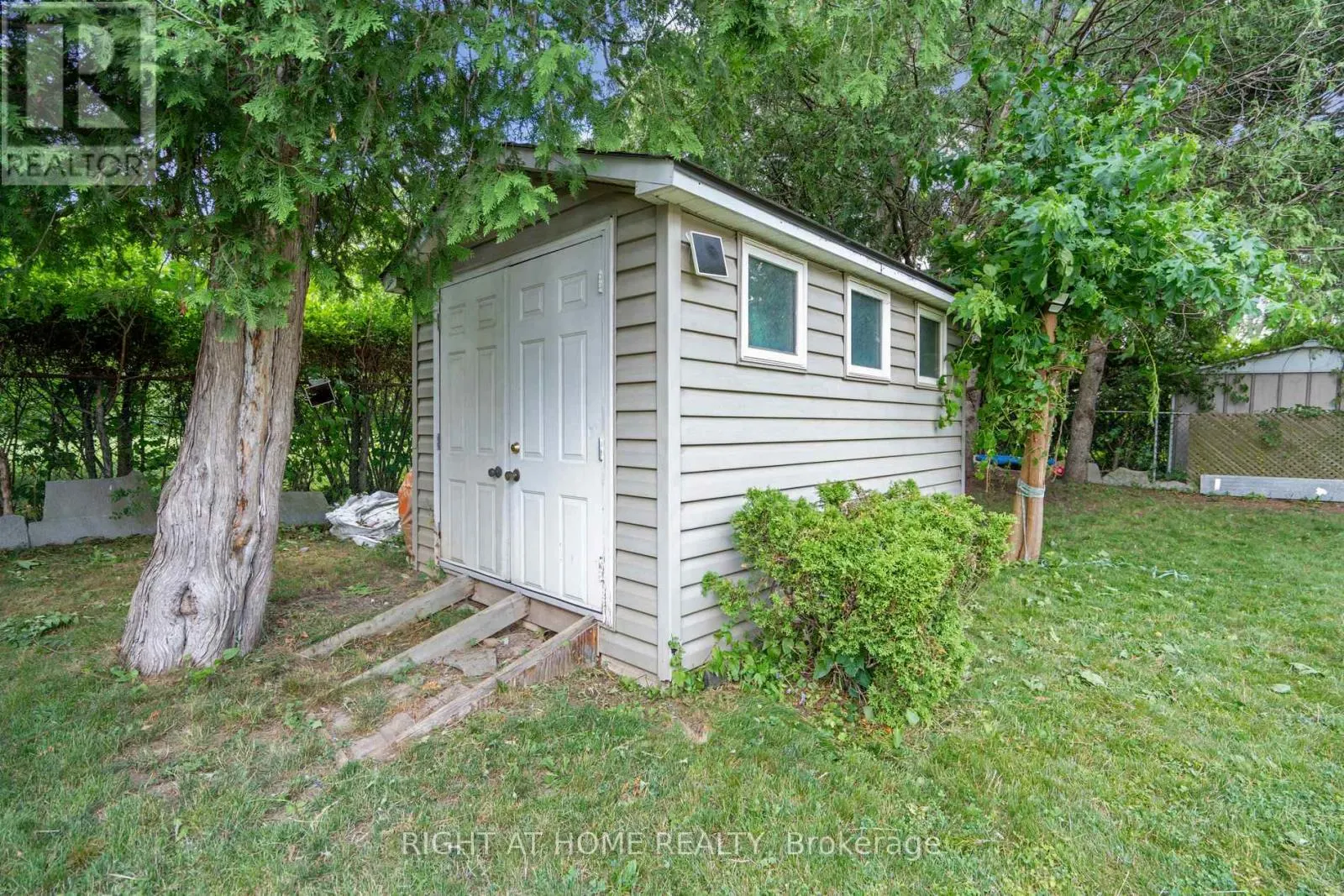 2343 MOUNTAINSIDE DRIVE