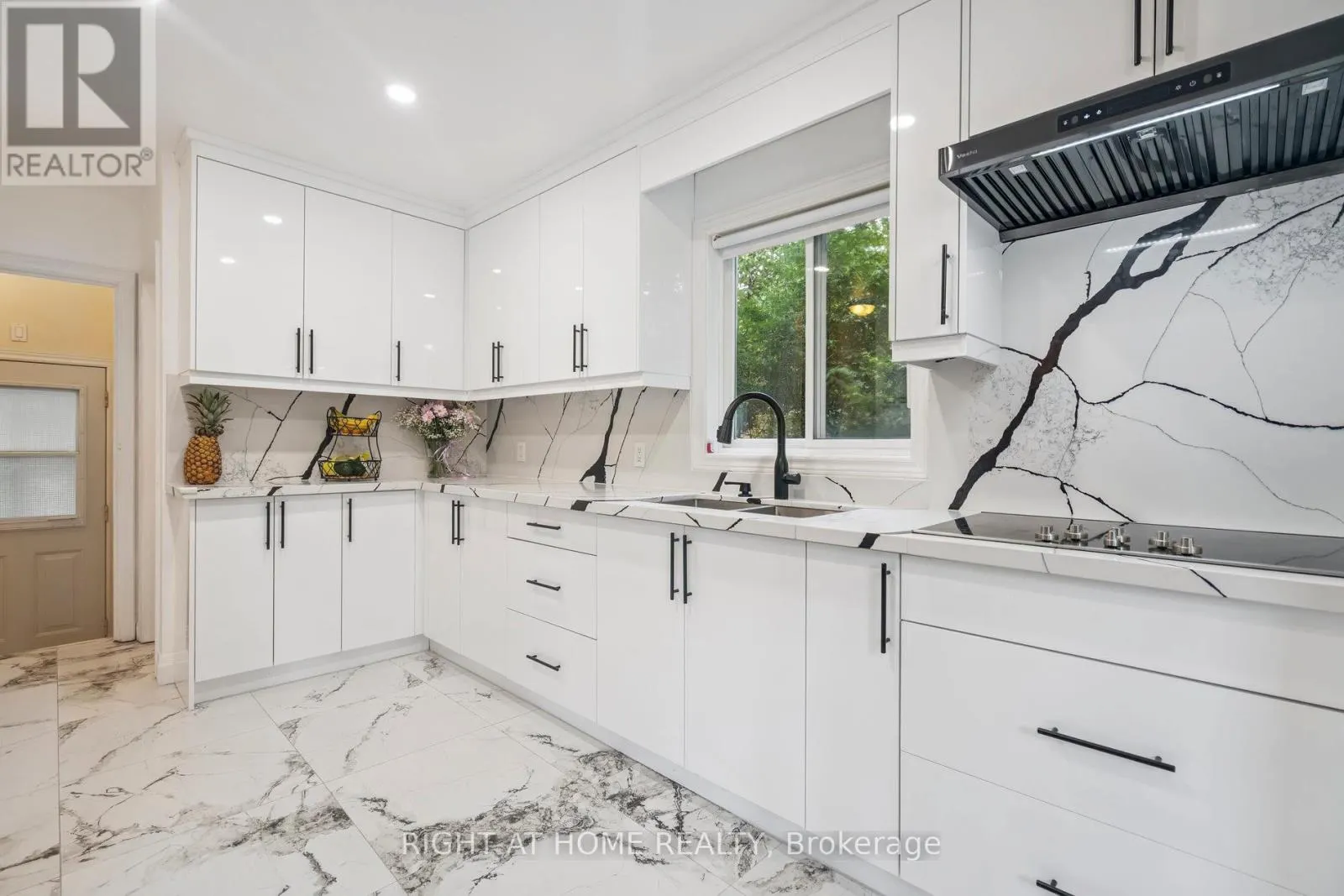 2343 MOUNTAINSIDE DRIVE