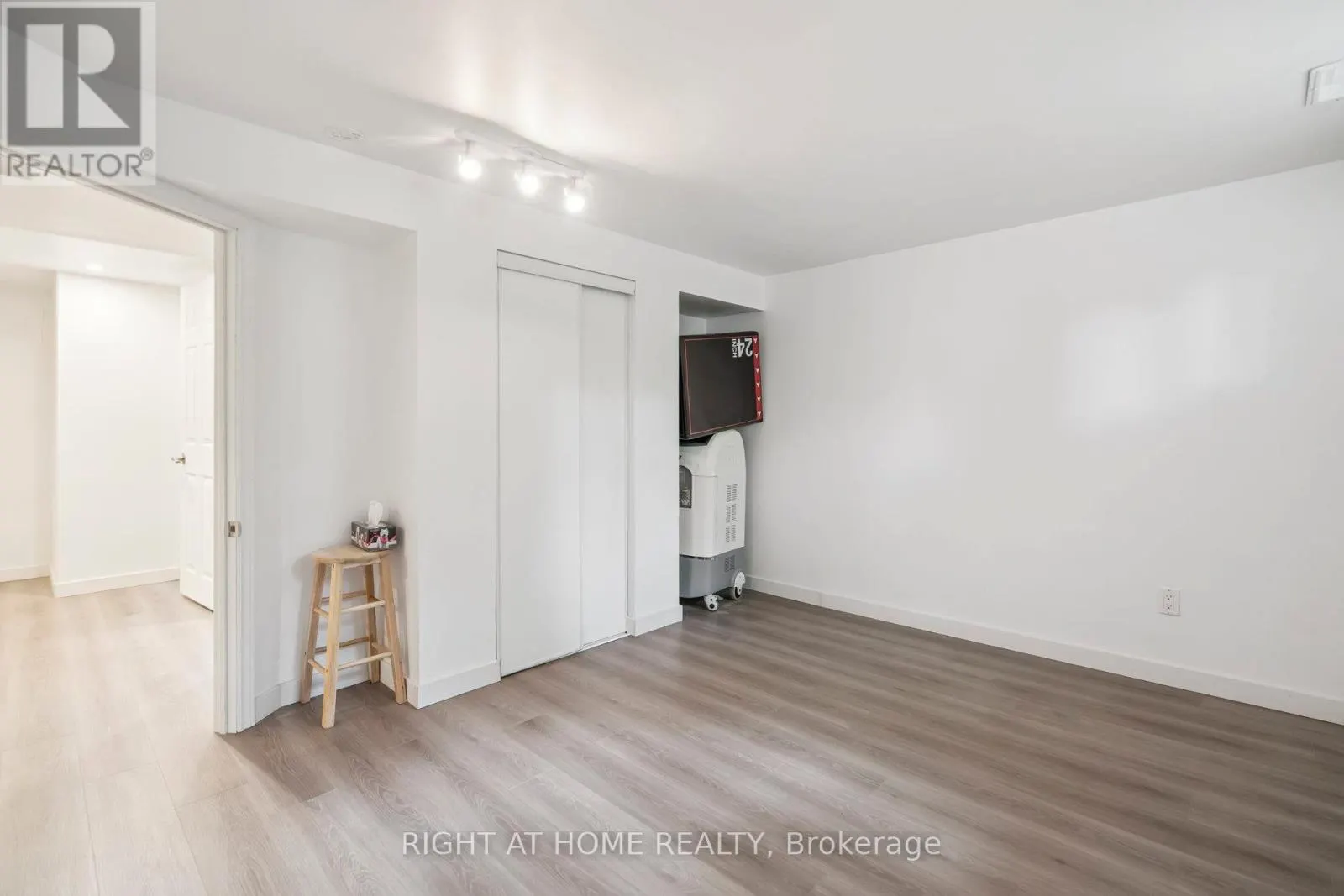 2343 MOUNTAINSIDE DRIVE