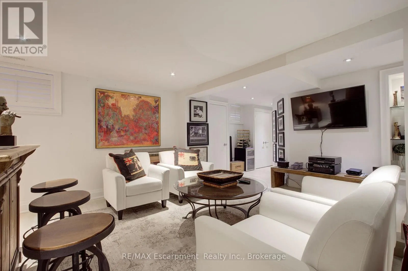 794 FALCON BOULEVARD