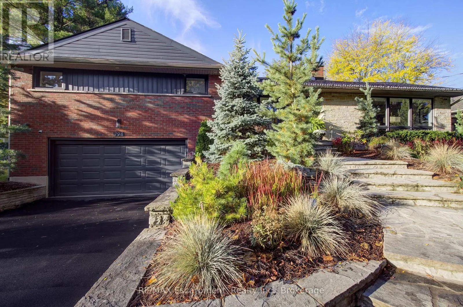 794 FALCON BOULEVARD