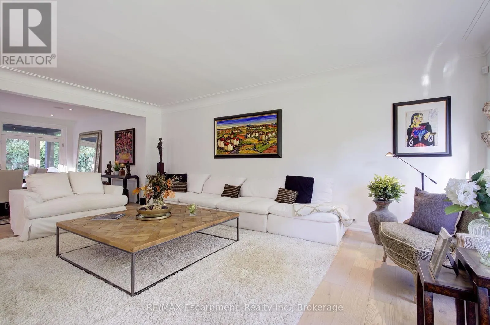 794 FALCON BOULEVARD