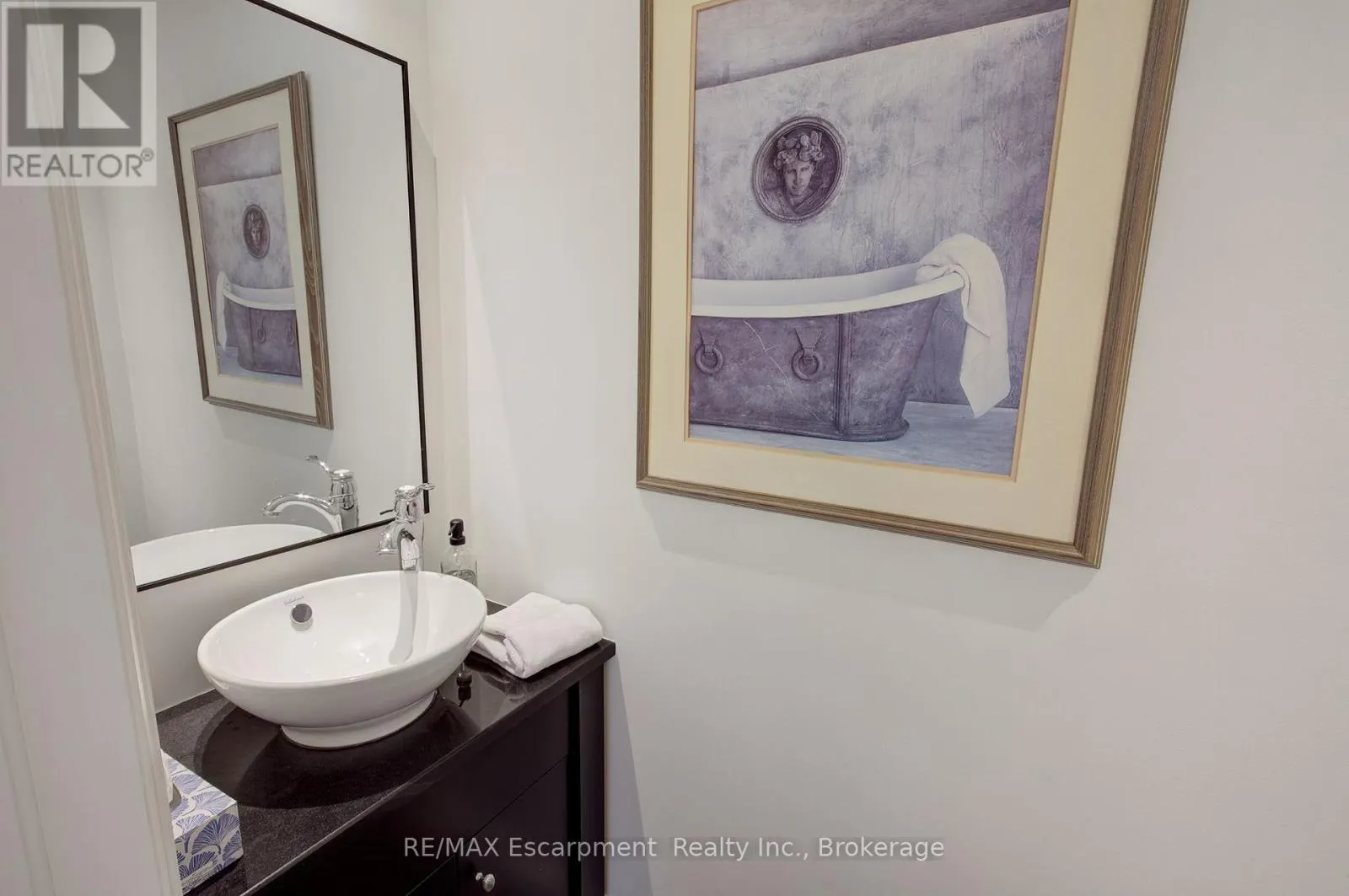 794 FALCON BOULEVARD