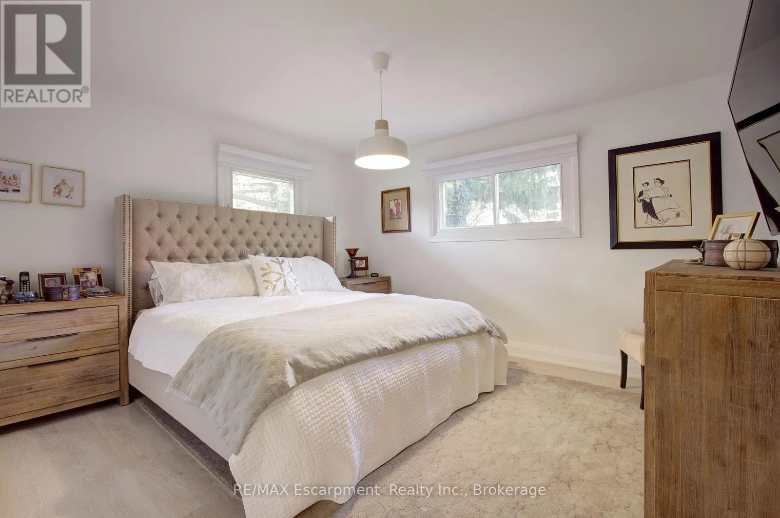 794 FALCON BOULEVARD