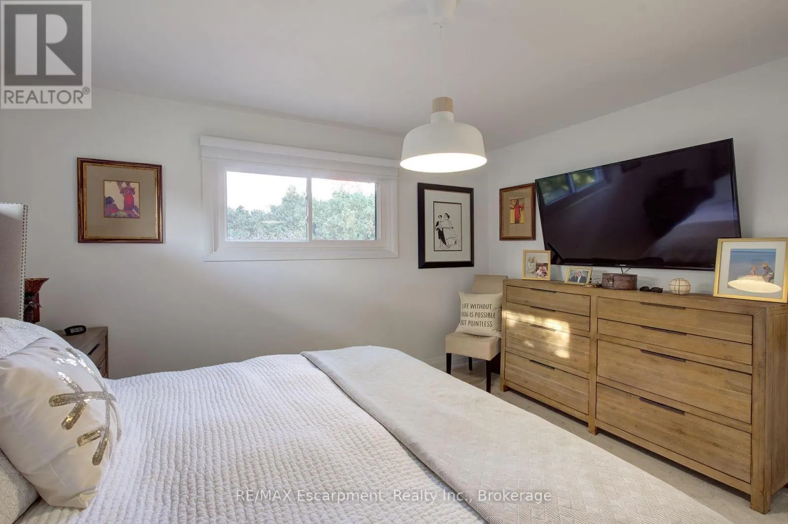 794 FALCON BOULEVARD