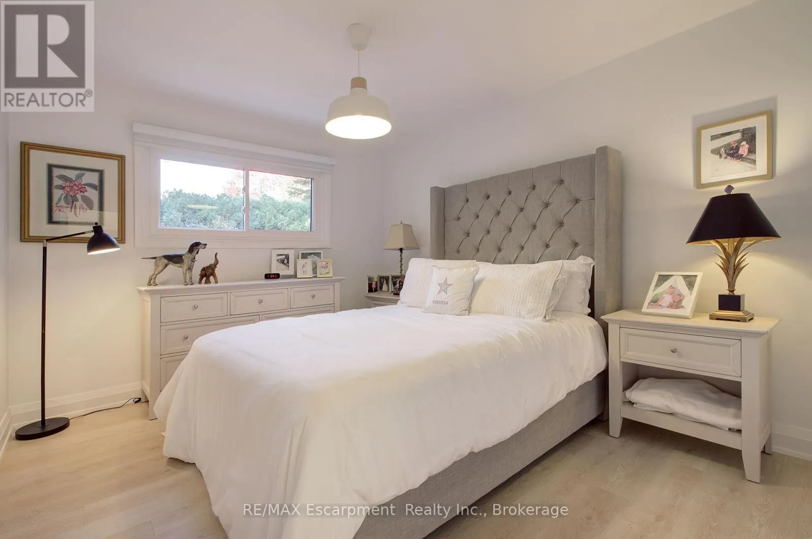 794 FALCON BOULEVARD