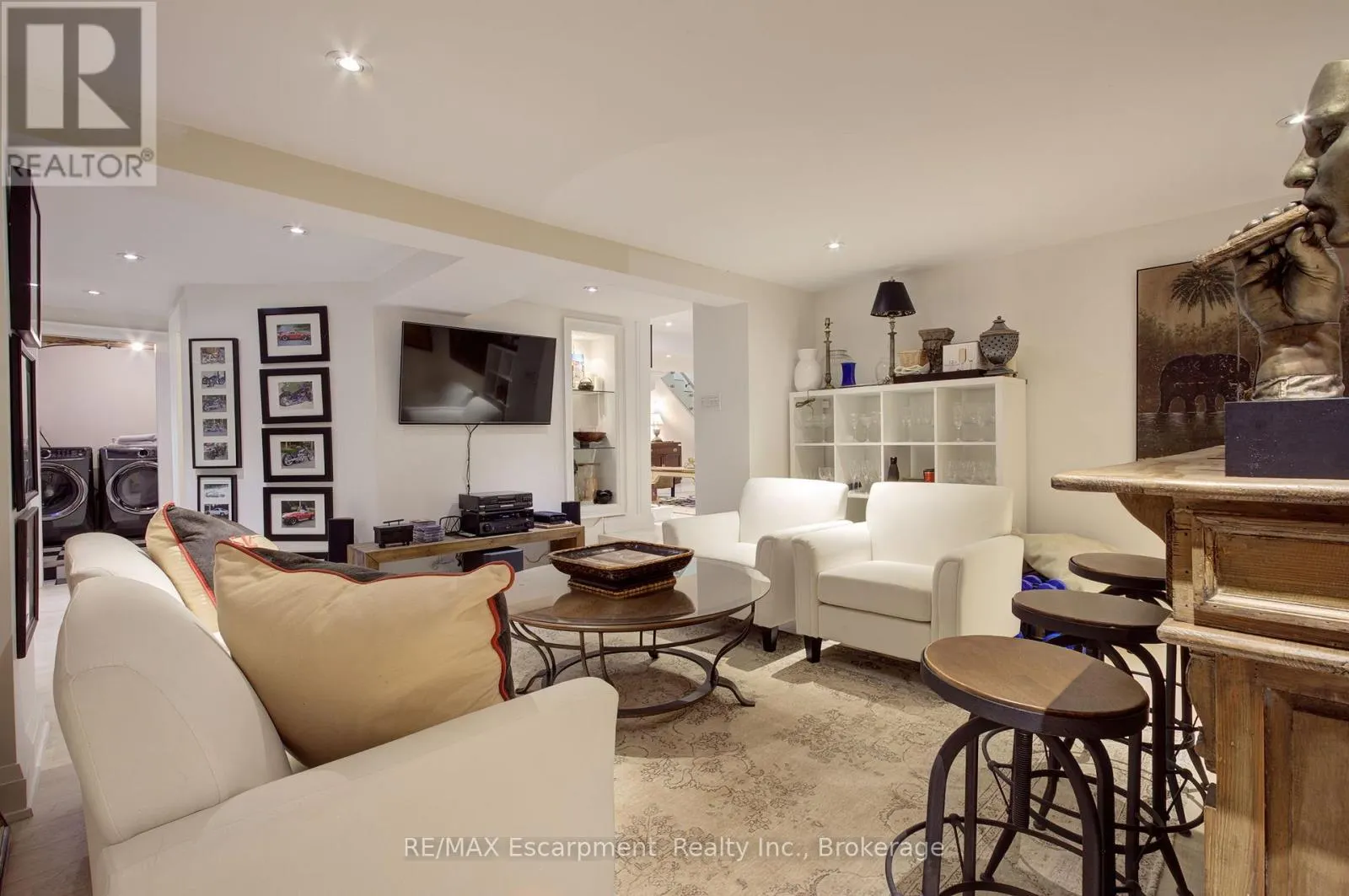 794 FALCON BOULEVARD