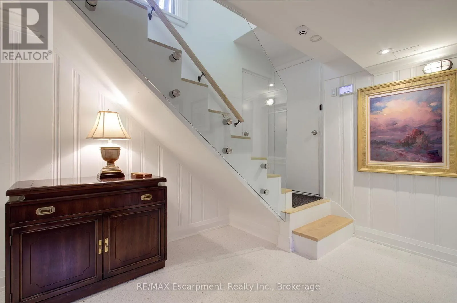 794 FALCON BOULEVARD