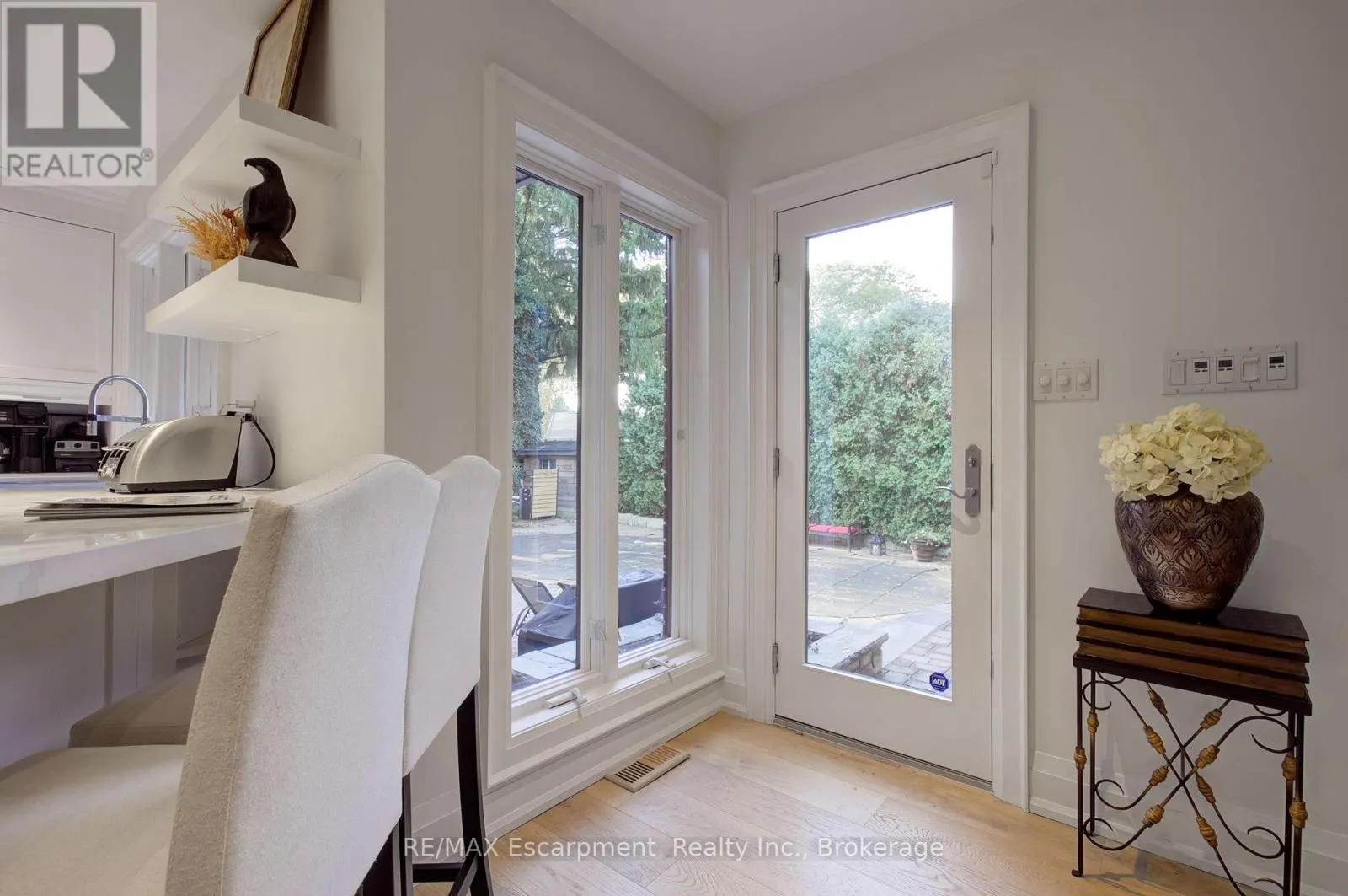 794 FALCON BOULEVARD