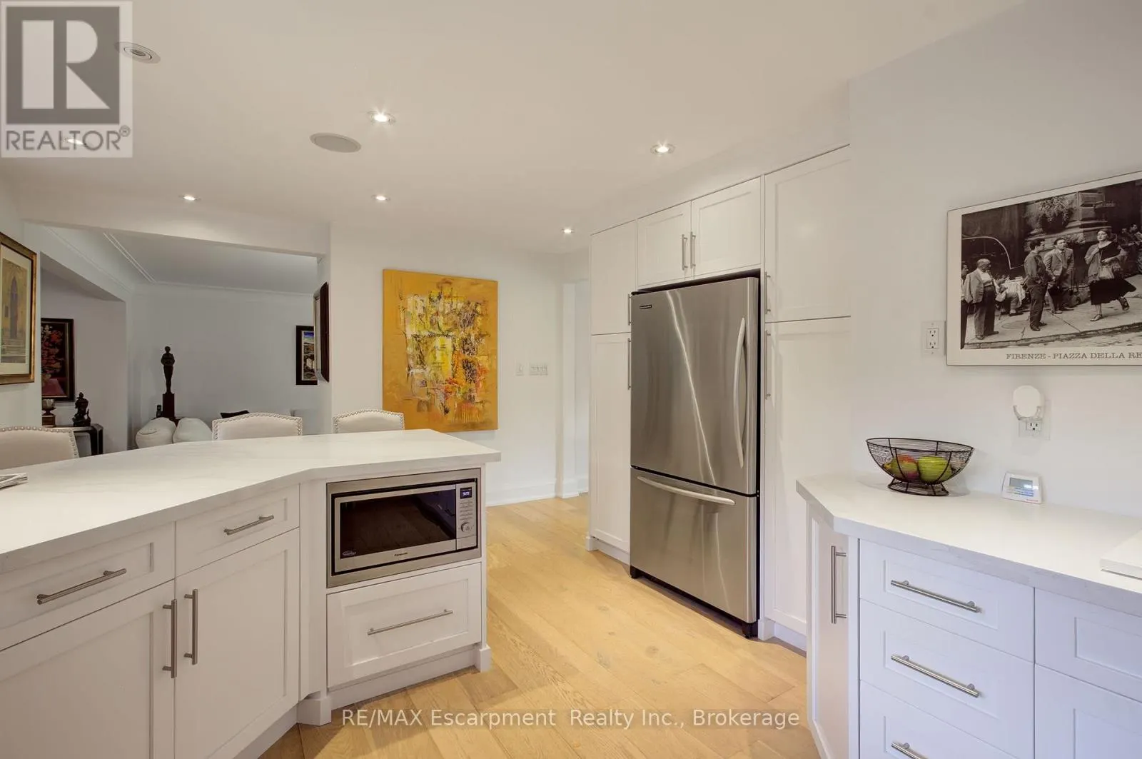 794 FALCON BOULEVARD