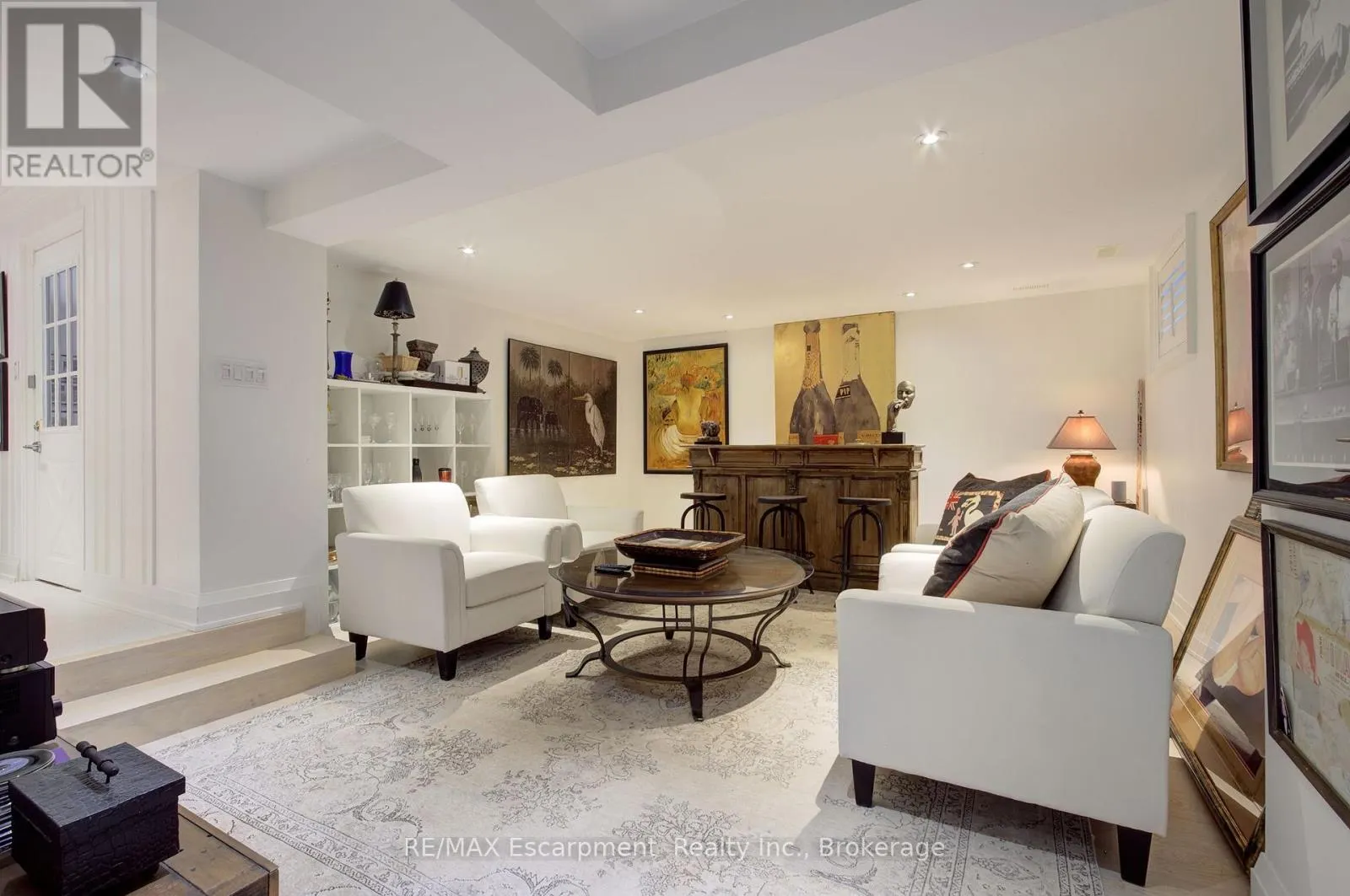 794 FALCON BOULEVARD