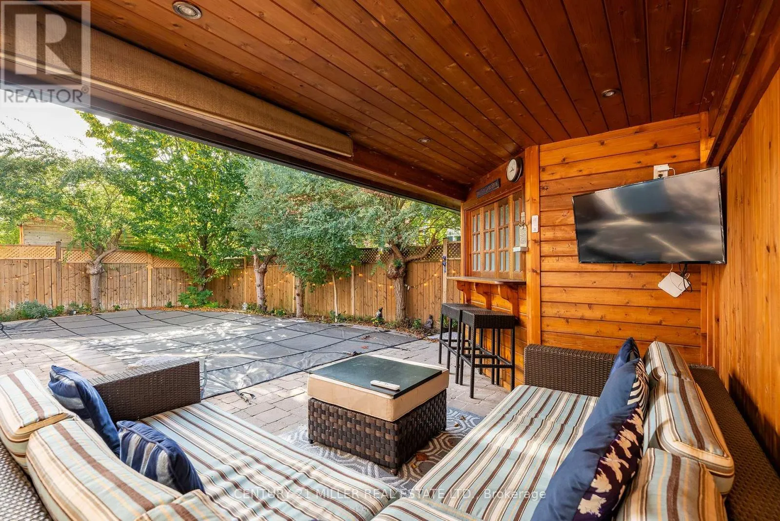 2124 BLACKFOREST CRESCENT