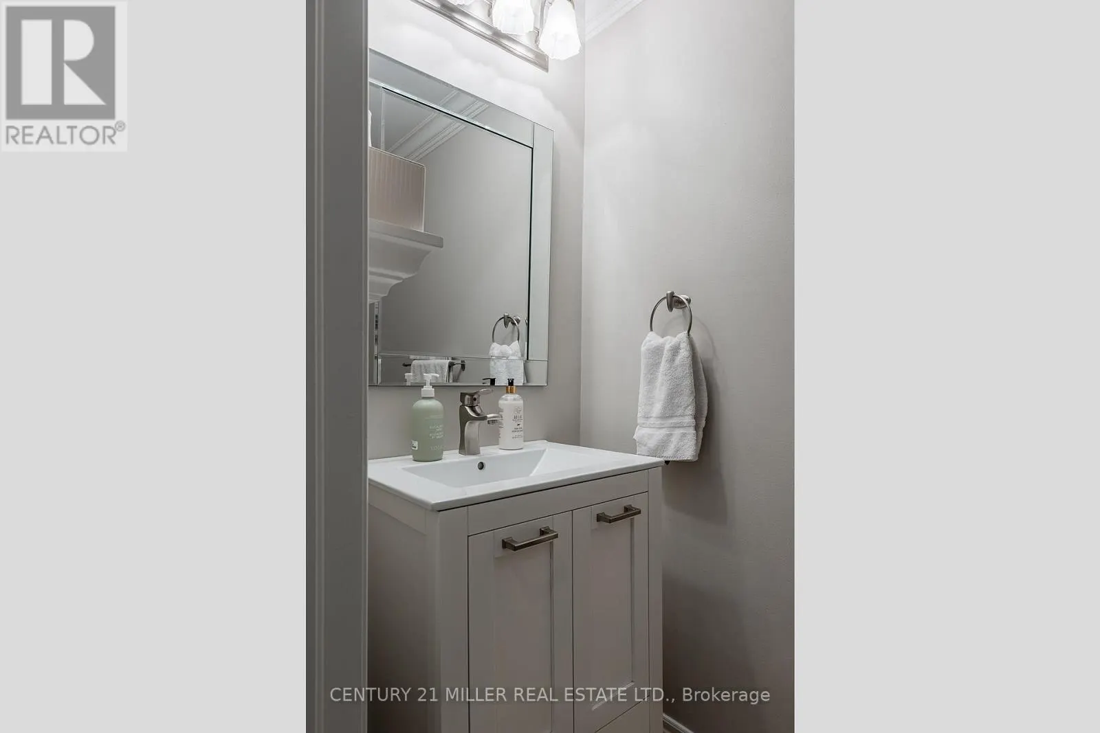 2124 BLACKFOREST CRESCENT