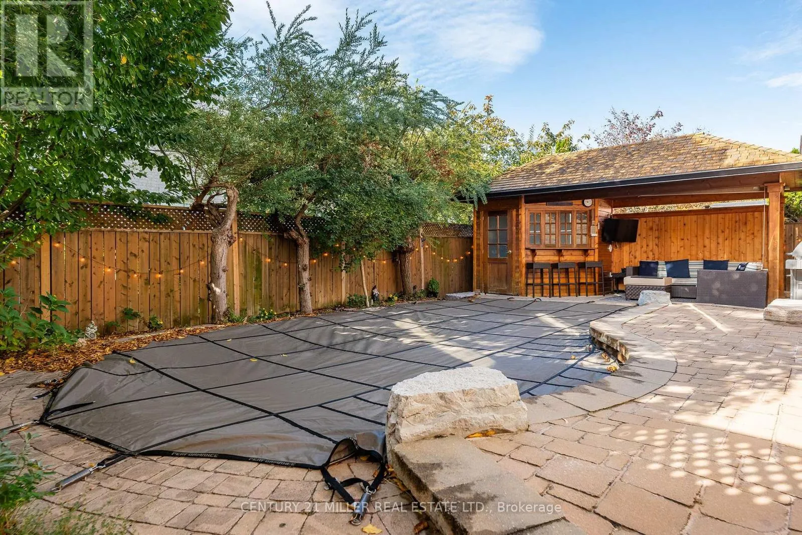 2124 BLACKFOREST CRESCENT