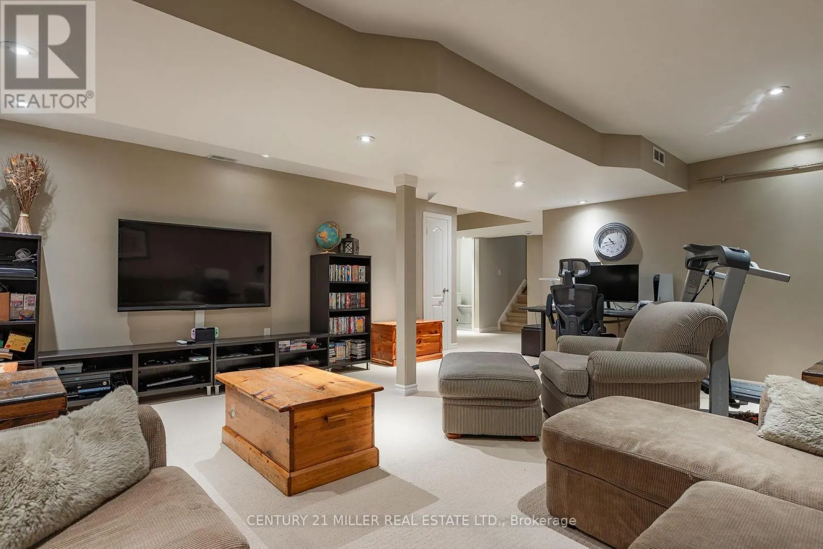 2124 BLACKFOREST CRESCENT