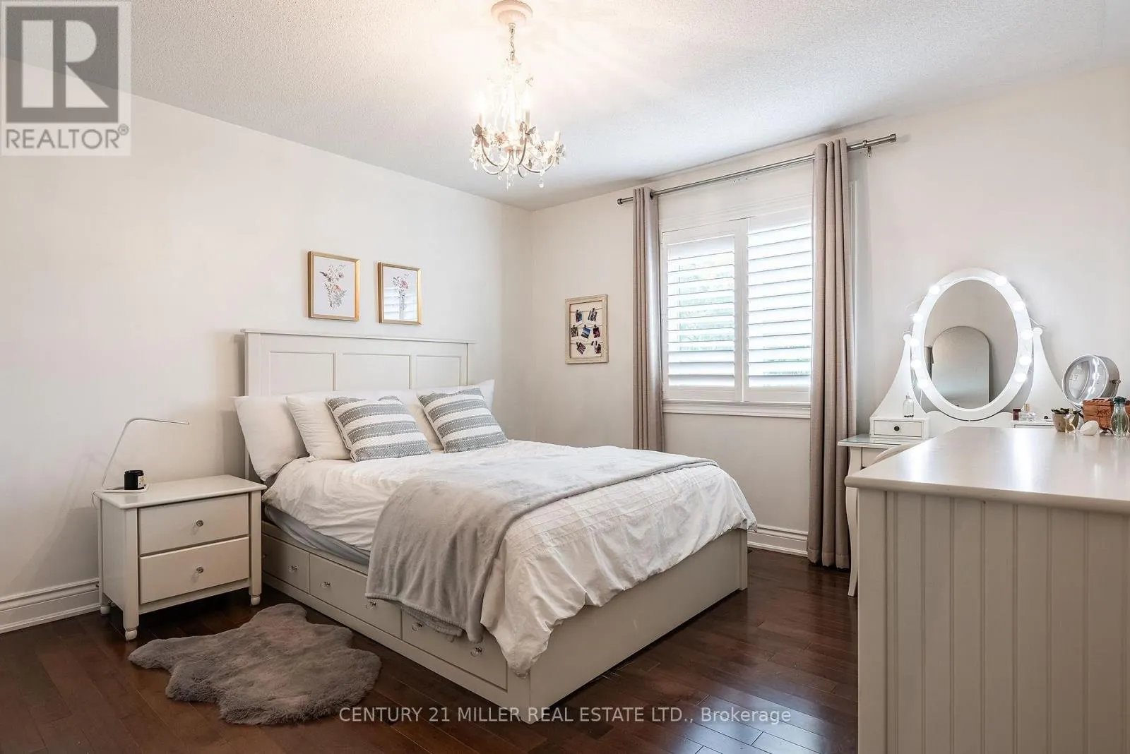 2124 BLACKFOREST CRESCENT