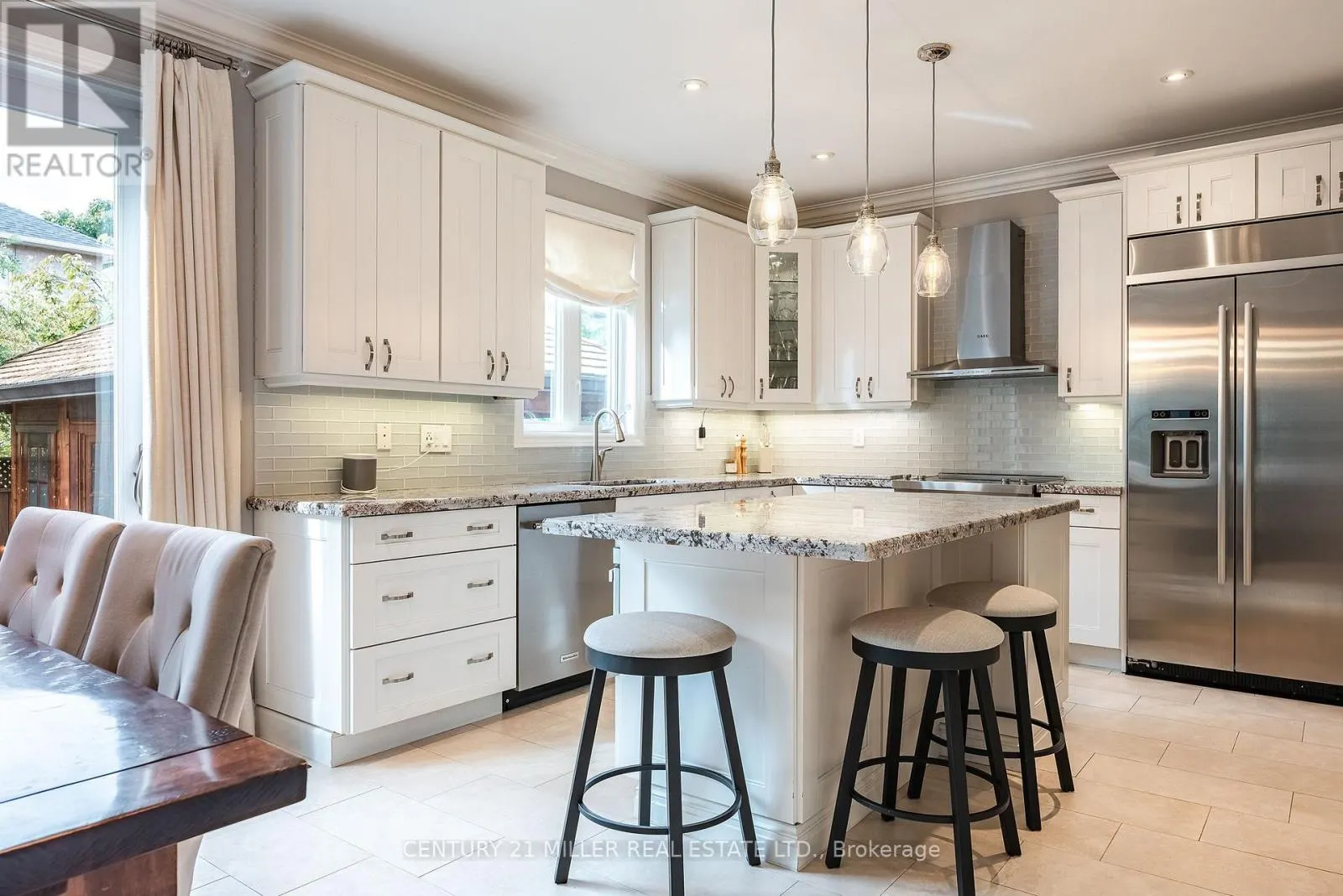 2124 BLACKFOREST CRESCENT