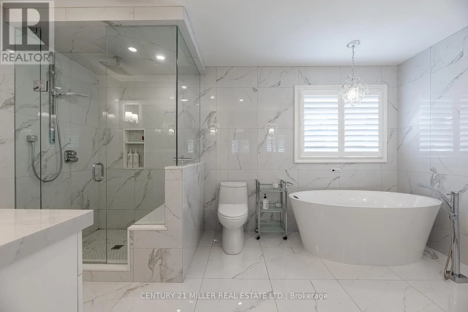 2124 BLACKFOREST CRESCENT