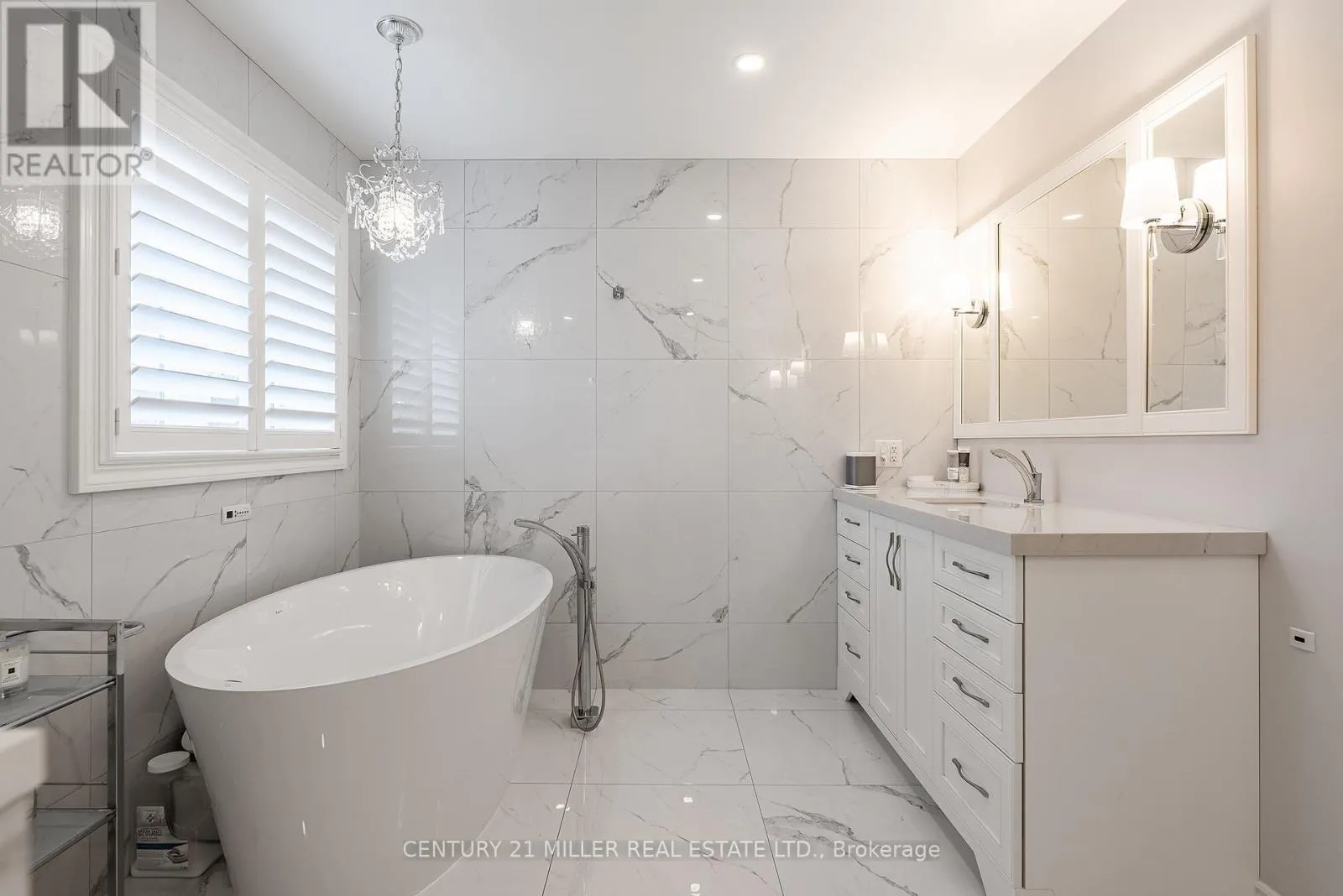 2124 BLACKFOREST CRESCENT