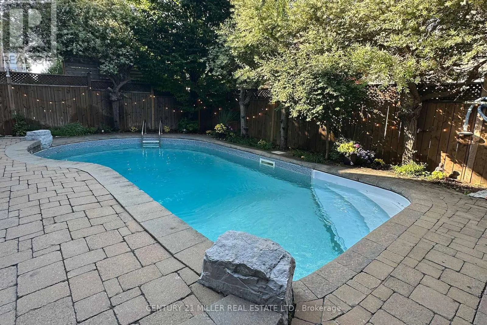 2124 BLACKFOREST CRESCENT