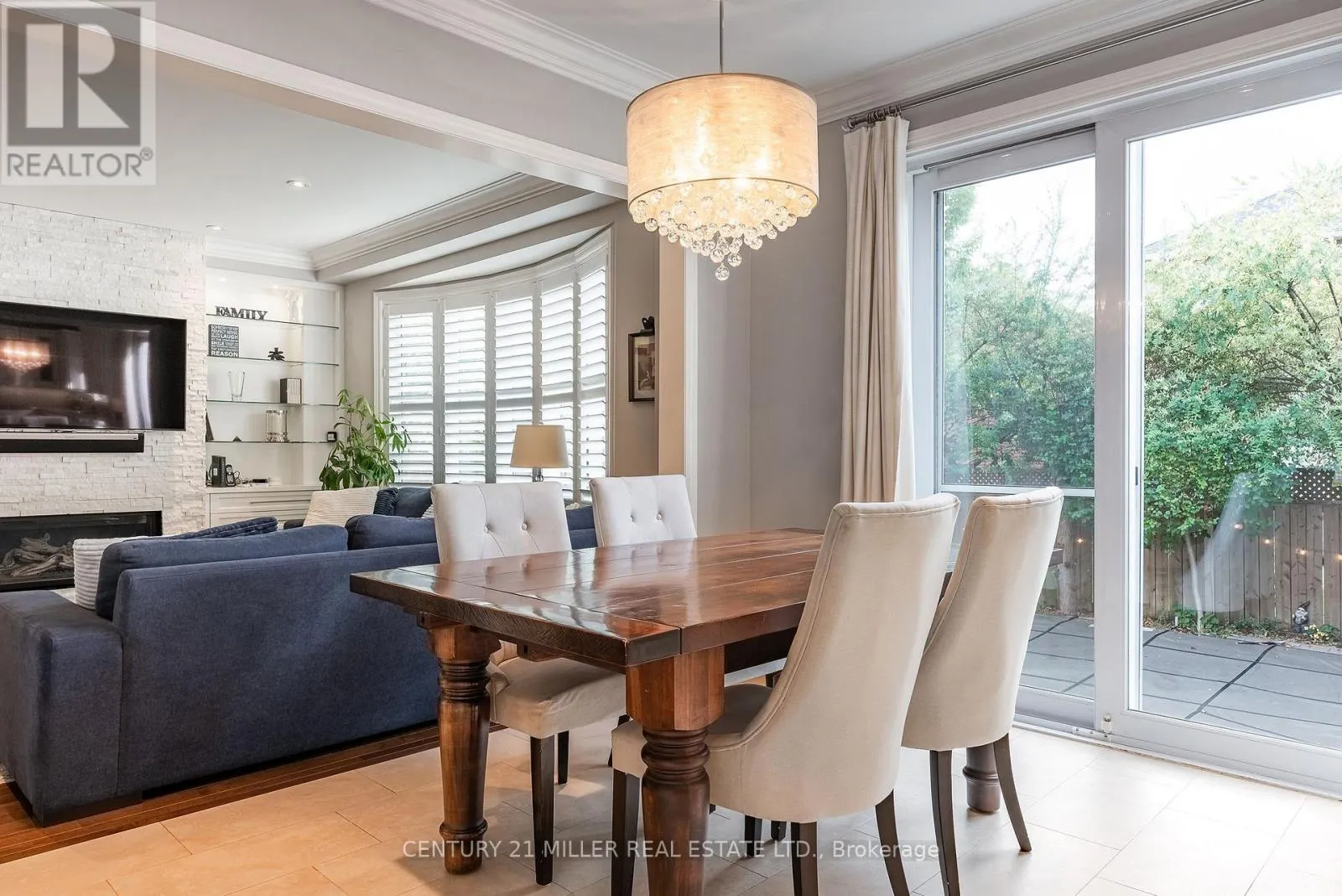 2124 BLACKFOREST CRESCENT