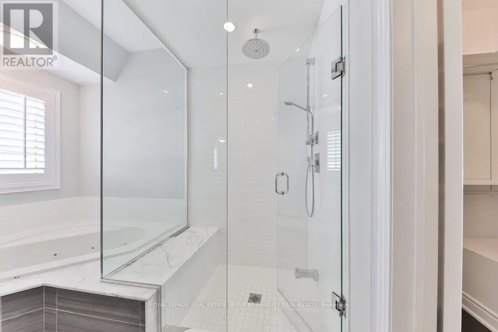 10 - 2160 TRAFALGAR ROAD W