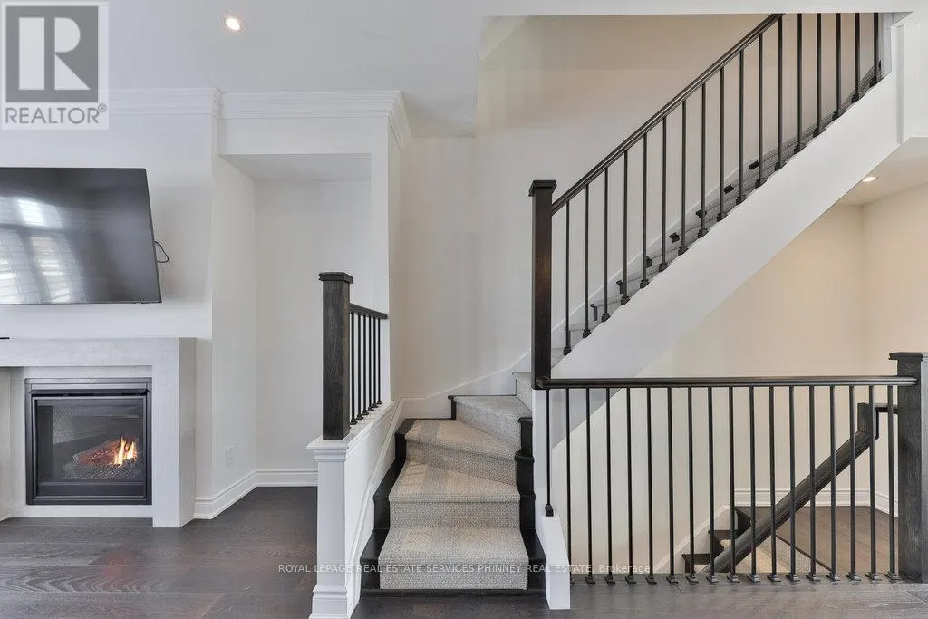 10 - 2160 TRAFALGAR ROAD W