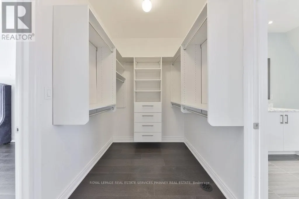 10 - 2160 TRAFALGAR ROAD W