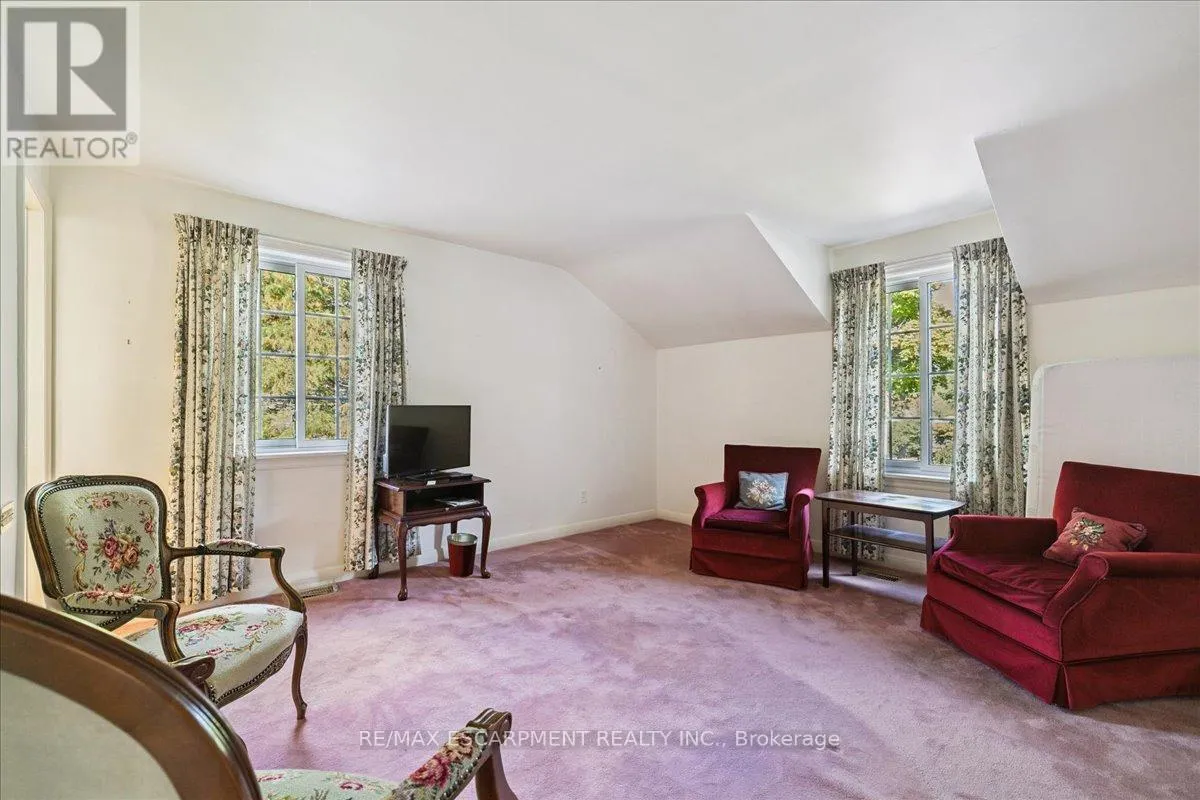 222 STRATHCONA DRIVE