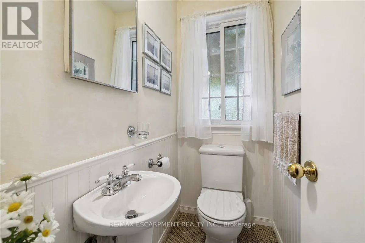 222 STRATHCONA DRIVE