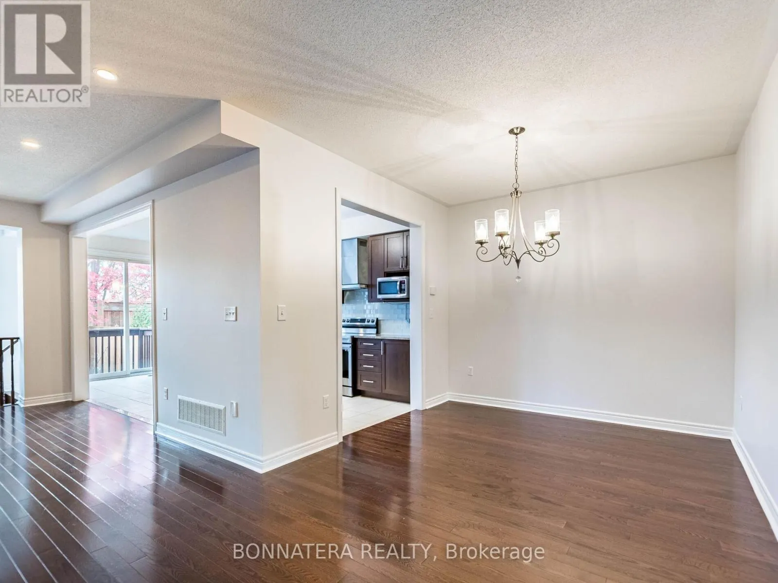 19 - 3275 STALYBRIDGE DRIVE