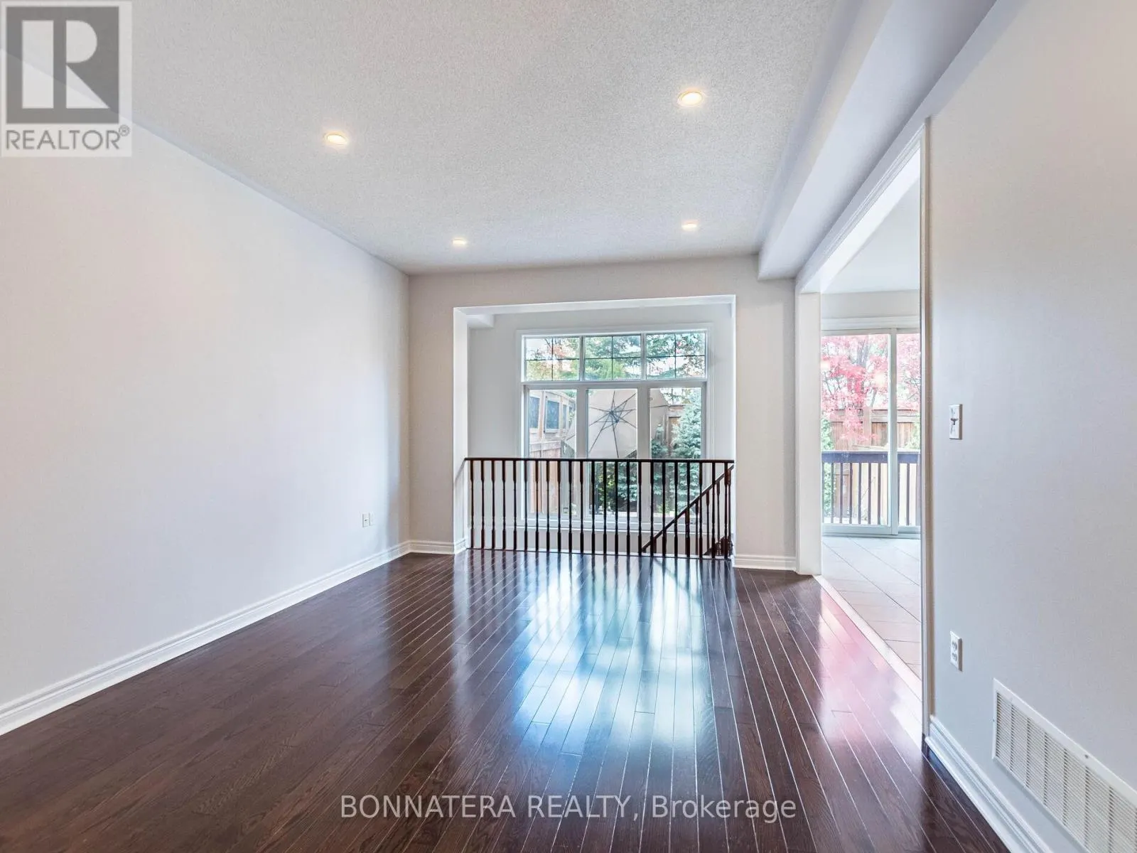 19 - 3275 STALYBRIDGE DRIVE